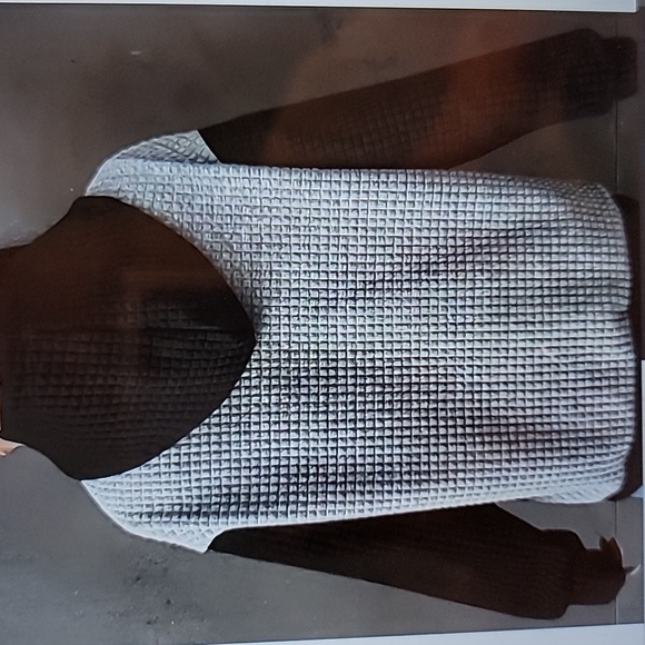 Waffle Knit Raglan Sleeve Drawstring Hoodie - Picture 3 of 8